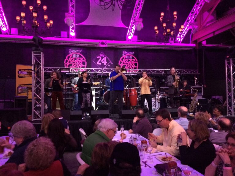 Building 24 Live Show and dining area 768x576