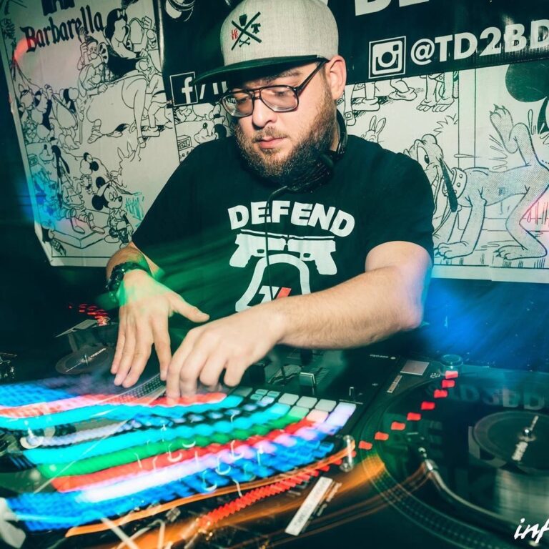 TheRavenloungeDJnight 768x768